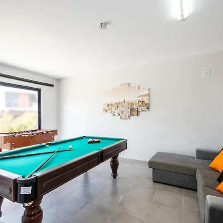 Villa In Armacao De Pera With Sea Views & Pool *