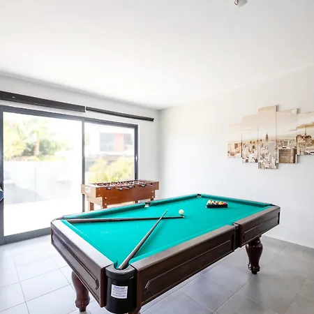 Villa In Armacao De Pera With Sea Views & Pool * Armacao de Pera