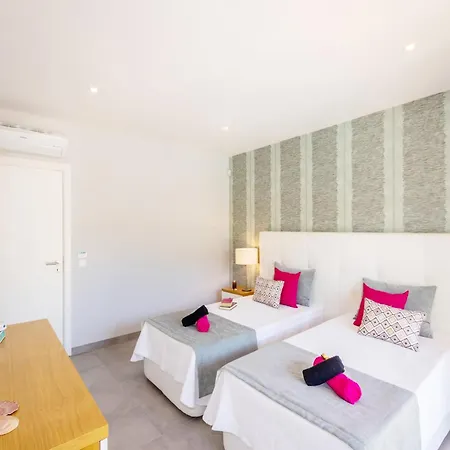 Villa In Armacao De Pera With Sea Views & Pool Villa *