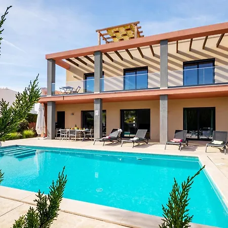 Villa In Armacao De Pera With Sea Views & Pool *