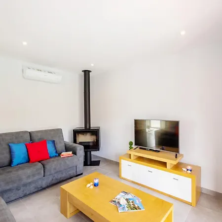 Villa In Armacao De Pera With Sea Views & Pool